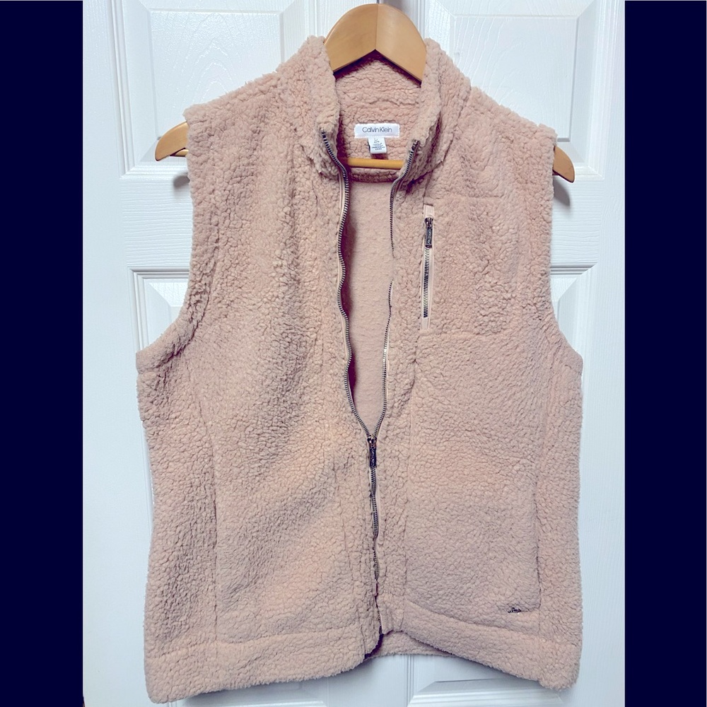 🌸Calvin Klein Fuzzy Zip Up Vest Size L🌸